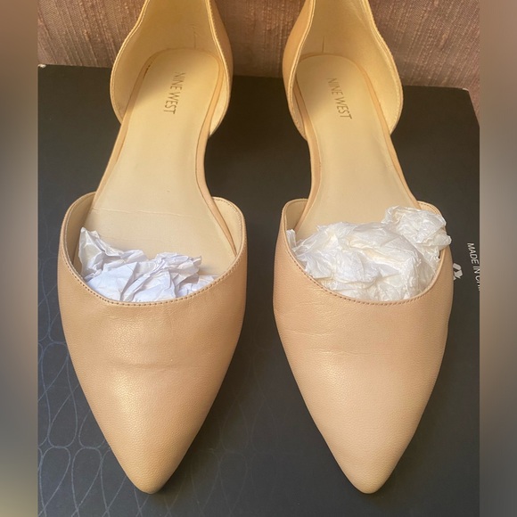 Nude/Natural Nine West Flats (NWOT) - Picture 4 of 12